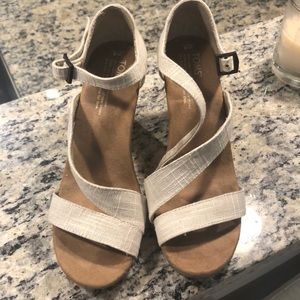 TOMS wedges